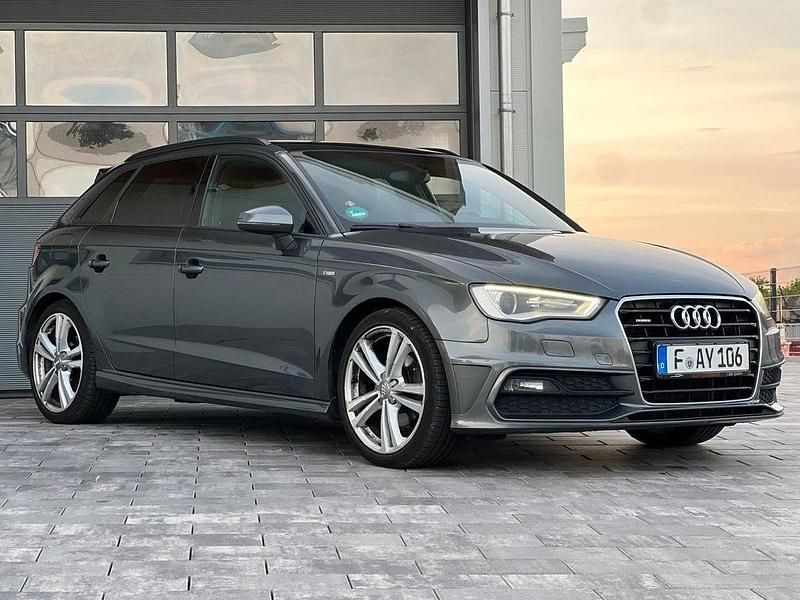 Grau Gebraucht 2013 Audi A3 Ambiente Limousine | 11.900 € (Fairer Preis) - Bild 1/4