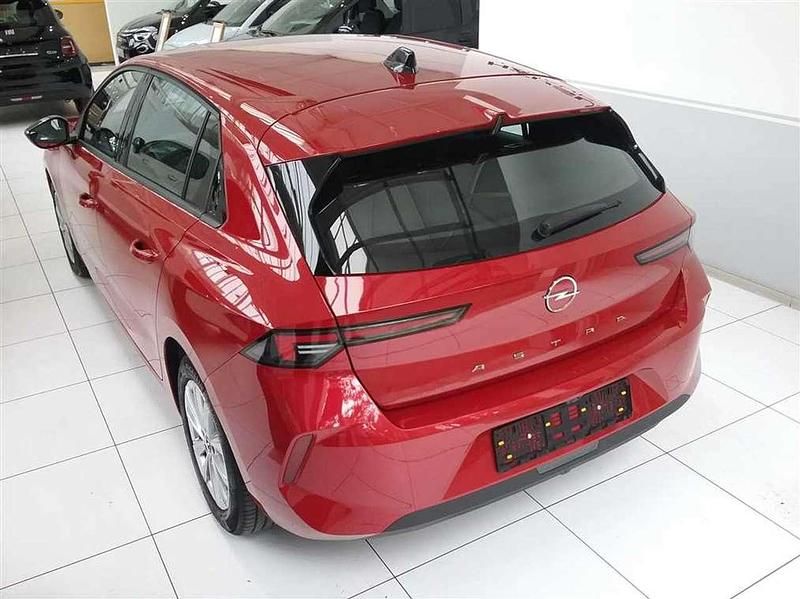Gebraucht Opel Astra Enjoy 110 PS (80 kW) 2023 Kardio rot (metallic Limousine