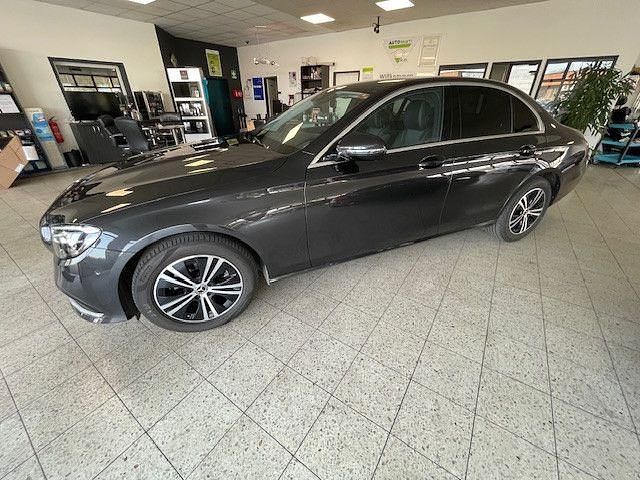 Gebraucht Mercedes E220 200 PS (147 kW) 2022 Grafitgrau  metalliclack Limousine