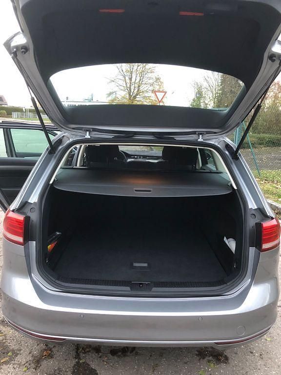 Gebraucht VW Passat Trendline 150 PS (110 kW) 2018 Grau Kombi