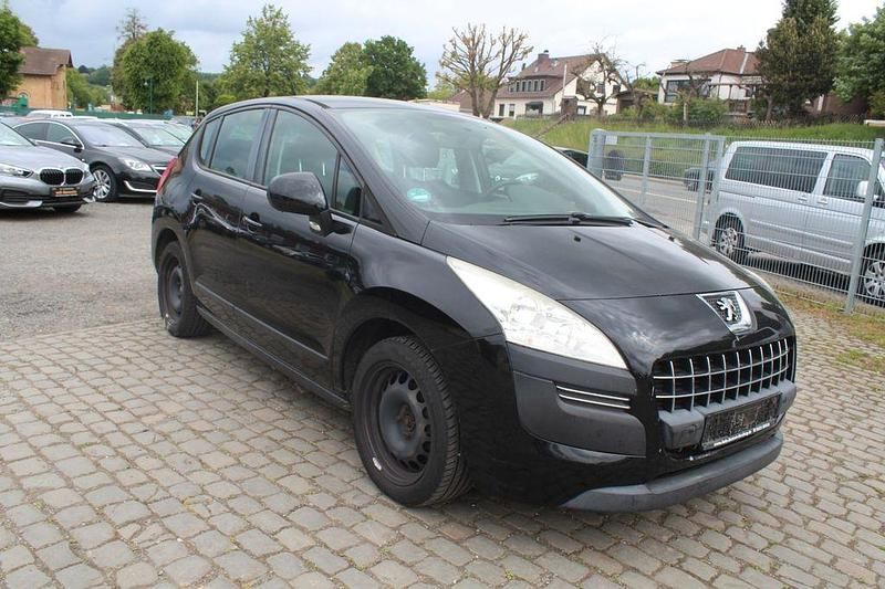 Schwarz Gebraucht 2010 Peugeot 3008 Tendance Van / Kleinbus | 2.999 € (Guter Preis) - Bild 1/4