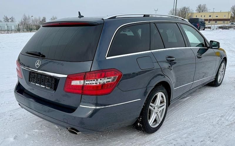 Gebraucht Mercedes E350 231 PS (169 kW) 2010 Grau Kombi