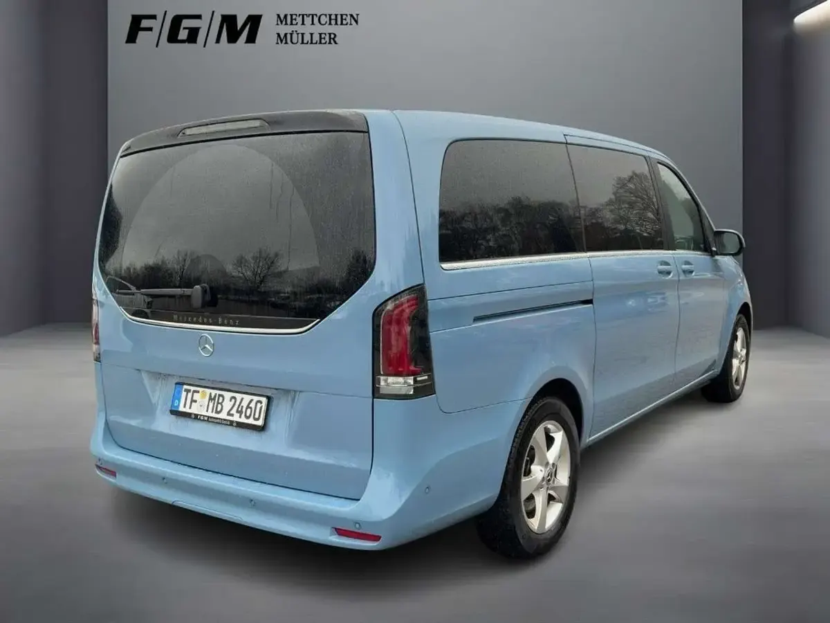 Gebraucht Mercedes V220 Avantgarde 163 PS (119 kW) 2024 Vintageblau Van / Kleinbus