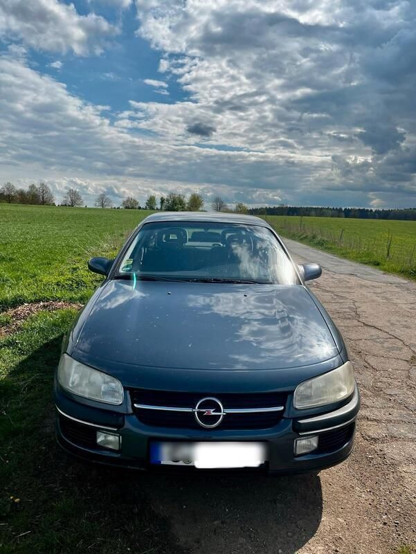 Grau Gebraucht 1997 Opel Omega Limousine | 699 € (Superpreis) - Bild 1/4