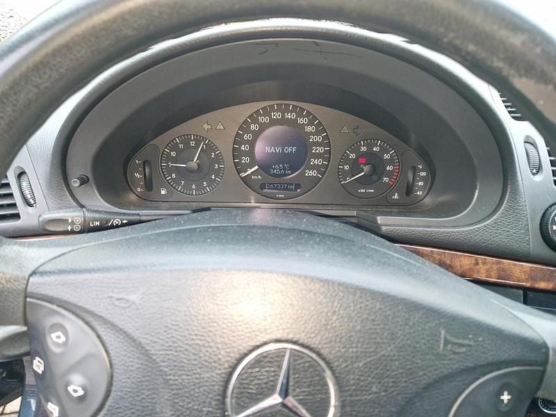 Gebraucht Mercedes E200 163 PS (119 kW) 2004 Schwarz Limousine