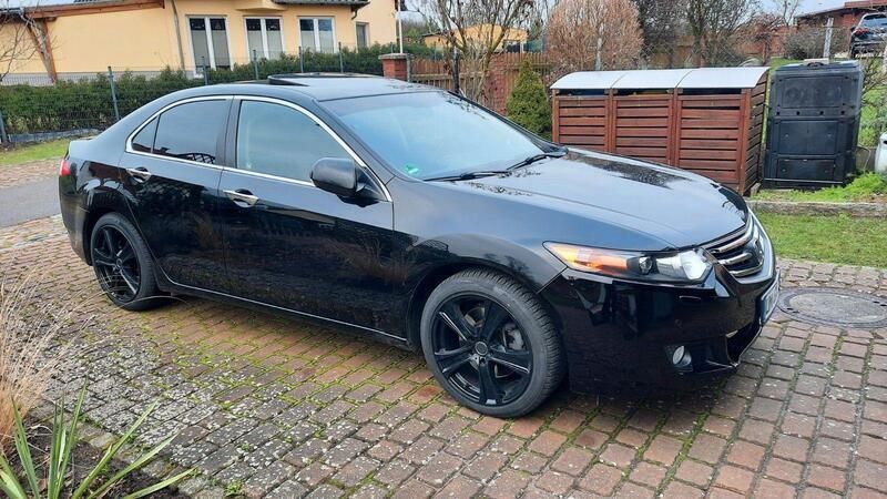 Schwarz Gebraucht 2010 Honda Accord Executive Limousine | 10.800 € (Fairer Preis) - Bild 1/4
