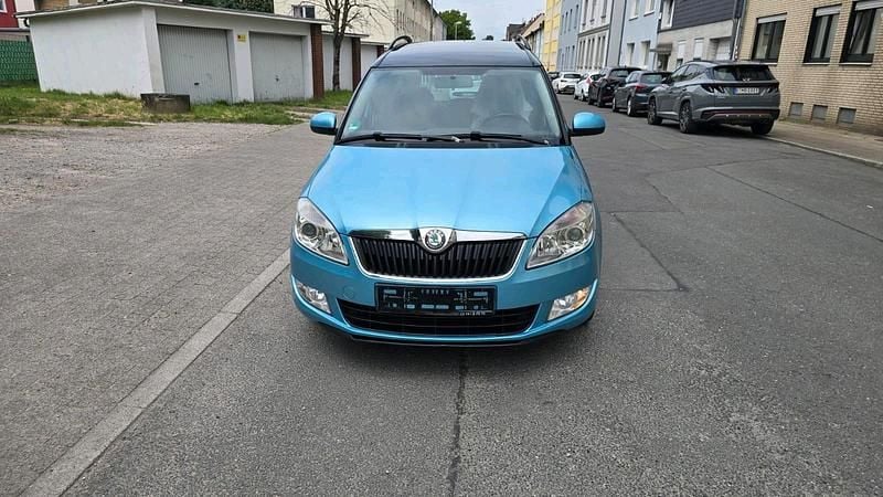 Blau Gebraucht 2012 Skoda Roomster Kombi | 2.700 € (Superpreis) - Bild 1/4