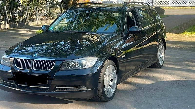 Gebraucht BMW 330 231 PS (169 kW) 2008 Schwarz Kombi