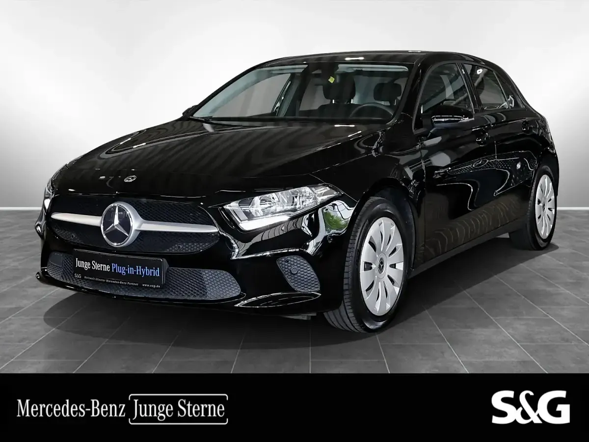 Gebraucht Mercedes A250 160 PS (117 kW) 2021 Limousine