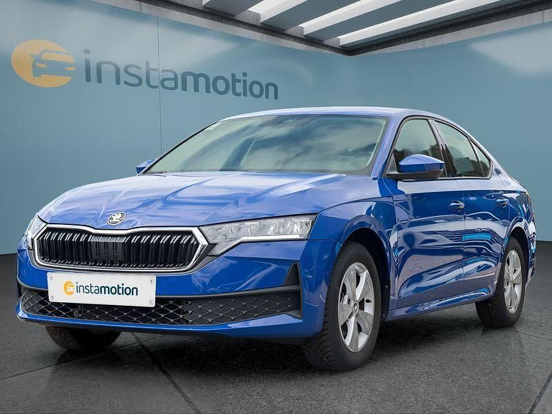 Blau Gebraucht 2024 Skoda Octavia Limousine | 22.499 € (Superpreis) - Bild 1/4