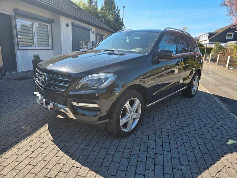 Gebraucht Mercedes ML350 258 PS (189 kW) 2012 Schwarz SUV