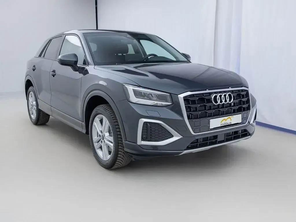 Neu Audi Q2 Advanced Plus 150 PS (110 kW) 2026 Grau SUV