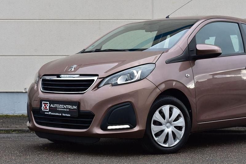 Gebraucht Peugeot 108 Active 69 PS (50 kW) 2015 Braun Kleinwagen