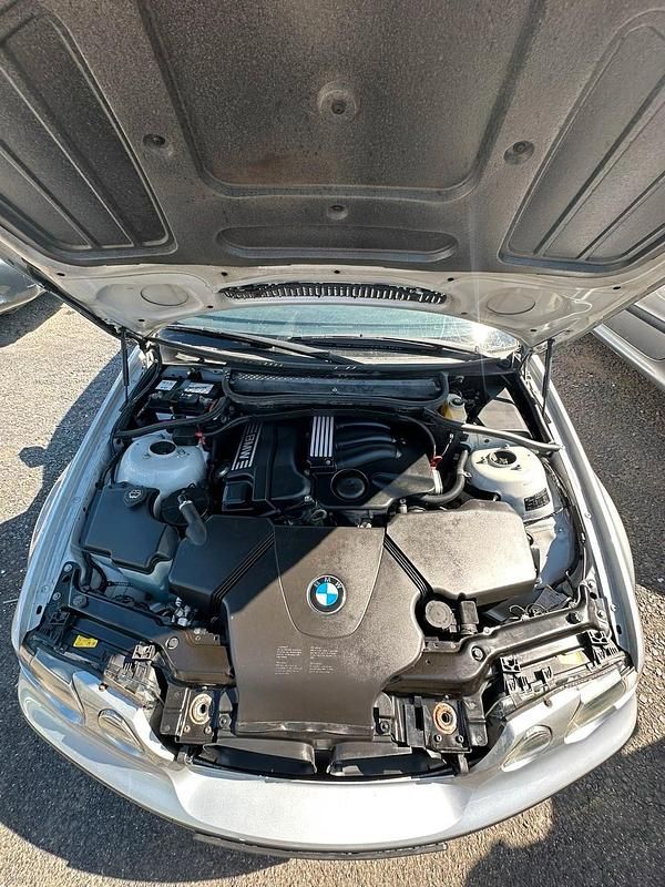 Gebraucht BMW 316 115 PS (84 kW) 2002 Grau Kleinwagen
