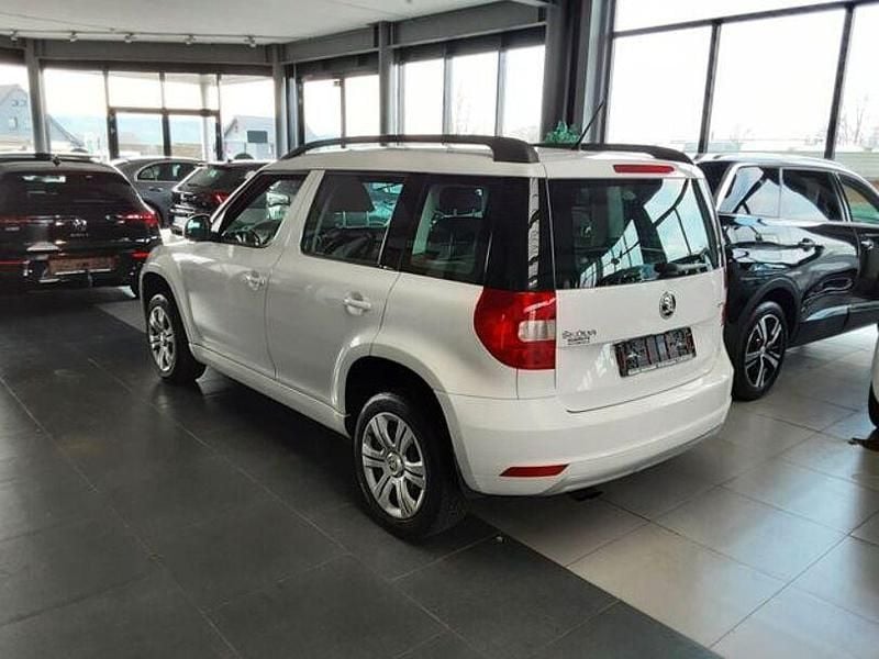 Gebraucht Skoda Yeti Active 105 PS (77 kW) 2015 Weiß SUV