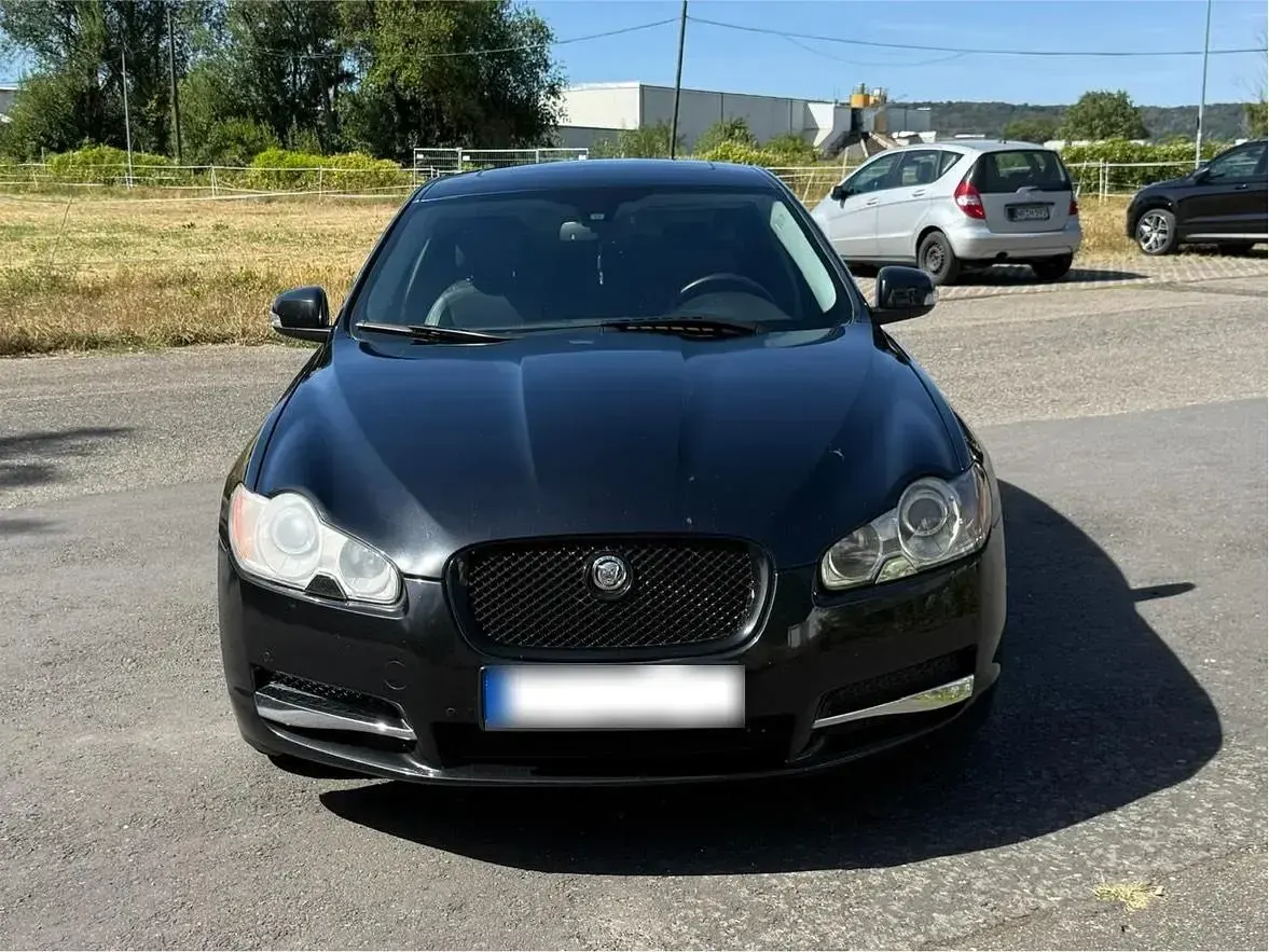 Gebraucht Jaguar XF Premium Luxury 207 PS (152 kW) 2009 Schwarz Limousine
