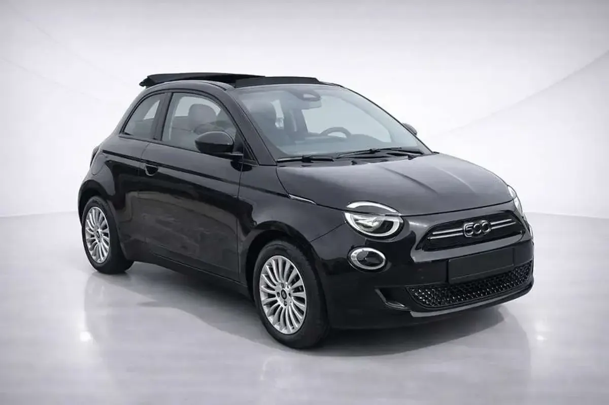 Neu Fiat 500e Red 86 kW (118 PS) 2025 Schwarz Cabrio