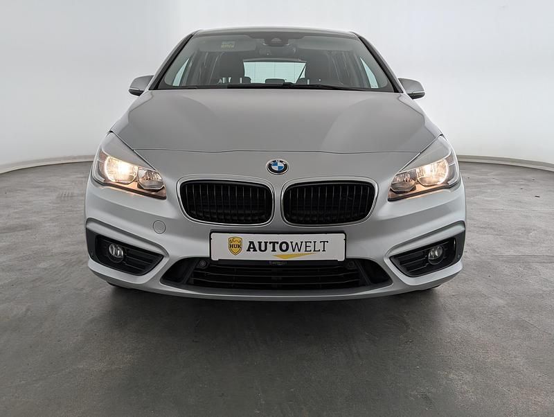 Gebraucht BMW 220 Advantage 192 PS (141 kW) 2017 Silber Van / Kleinbus