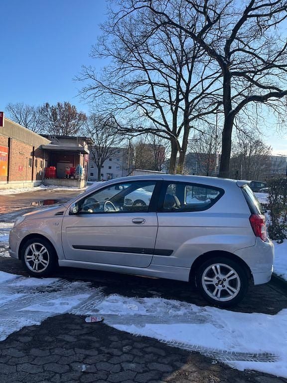 Gebraucht Chevrolet Aveo 84 PS (61 kW) 2009 Silber Limousine