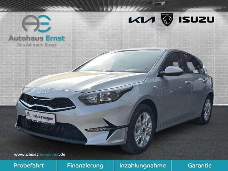 Sparkling silber Neu 2025 Kia Ceed Vision Limousine | 23.490 € (Fairer Preis) - Bild 1/4