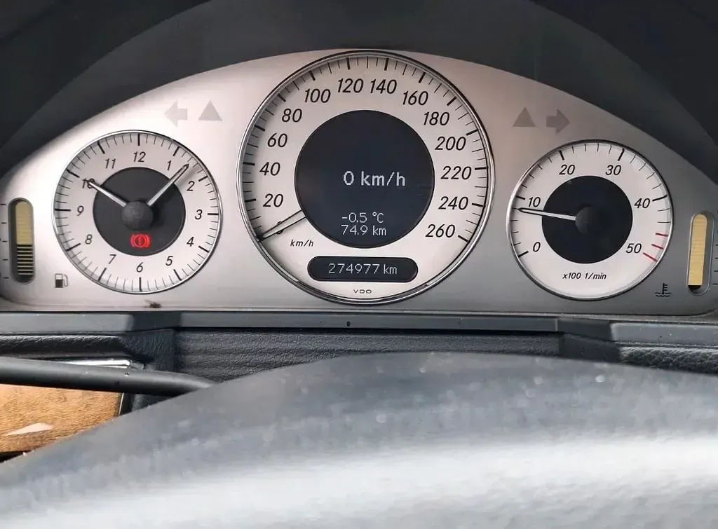Używany Mercedes E220 Avantgarde 170 KM (125 kW) 2008 Czarny Kombi