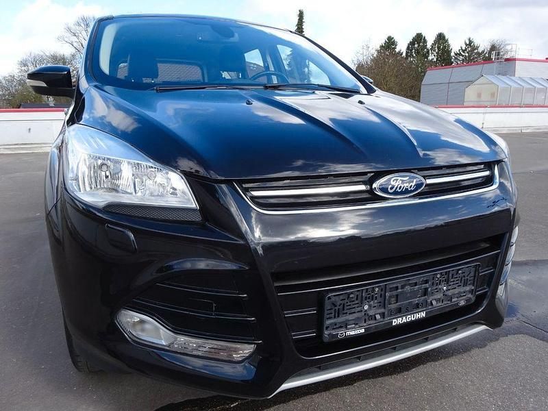 Gebraucht Ford Kuga Titanium 120 PS (88 kW) 2015 Schwarz SUV
