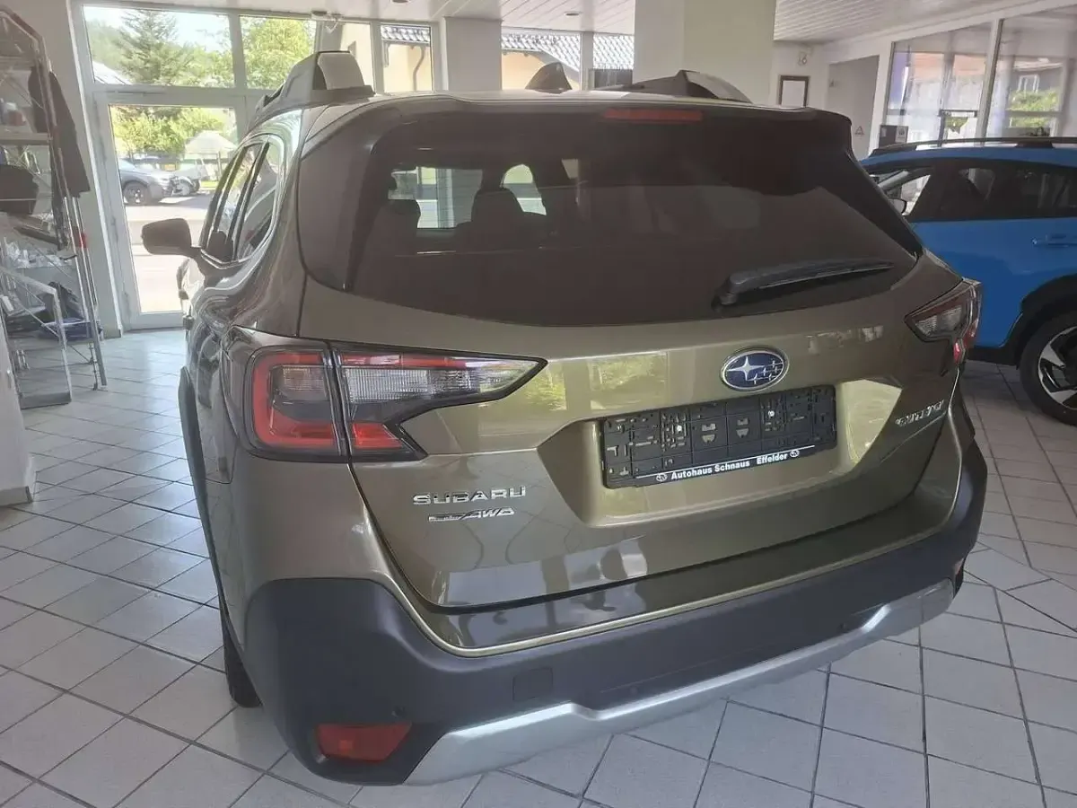 Neu Subaru Outback Platinum 169 PS (124 kW) 2026 Autumn green (m) Kombi