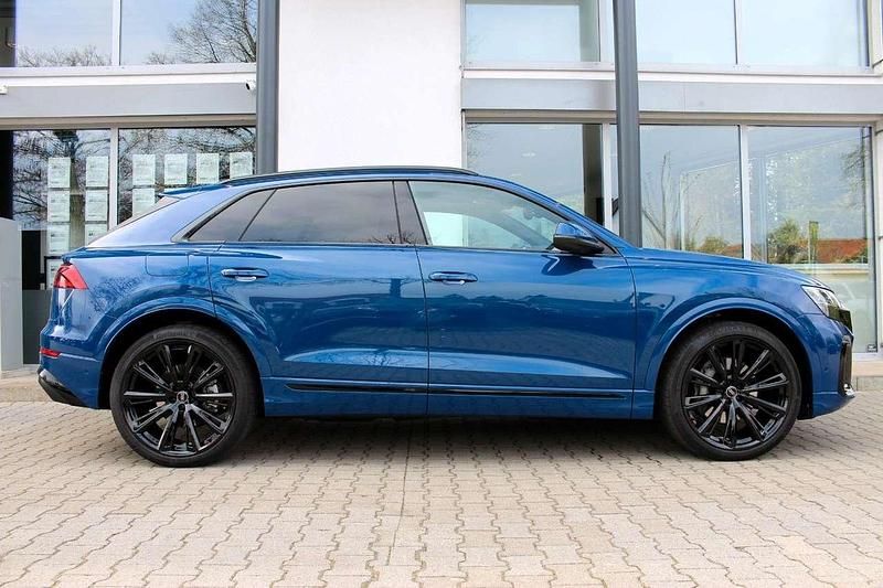 Gebraucht Audi Q8 S-line plus 286 PS (210 kW) 2024 Ascariblau metallic SUV