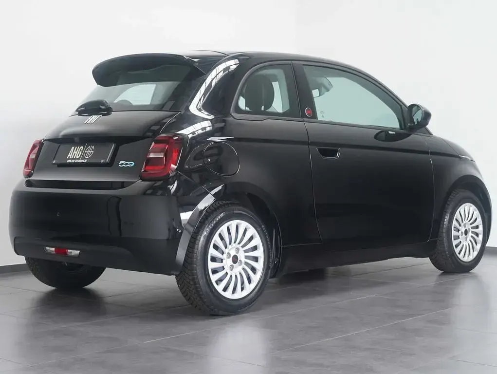 Gebraucht Fiat 500e Red 69 kW (95 PS) 2025 Schwarz Kleinwagen