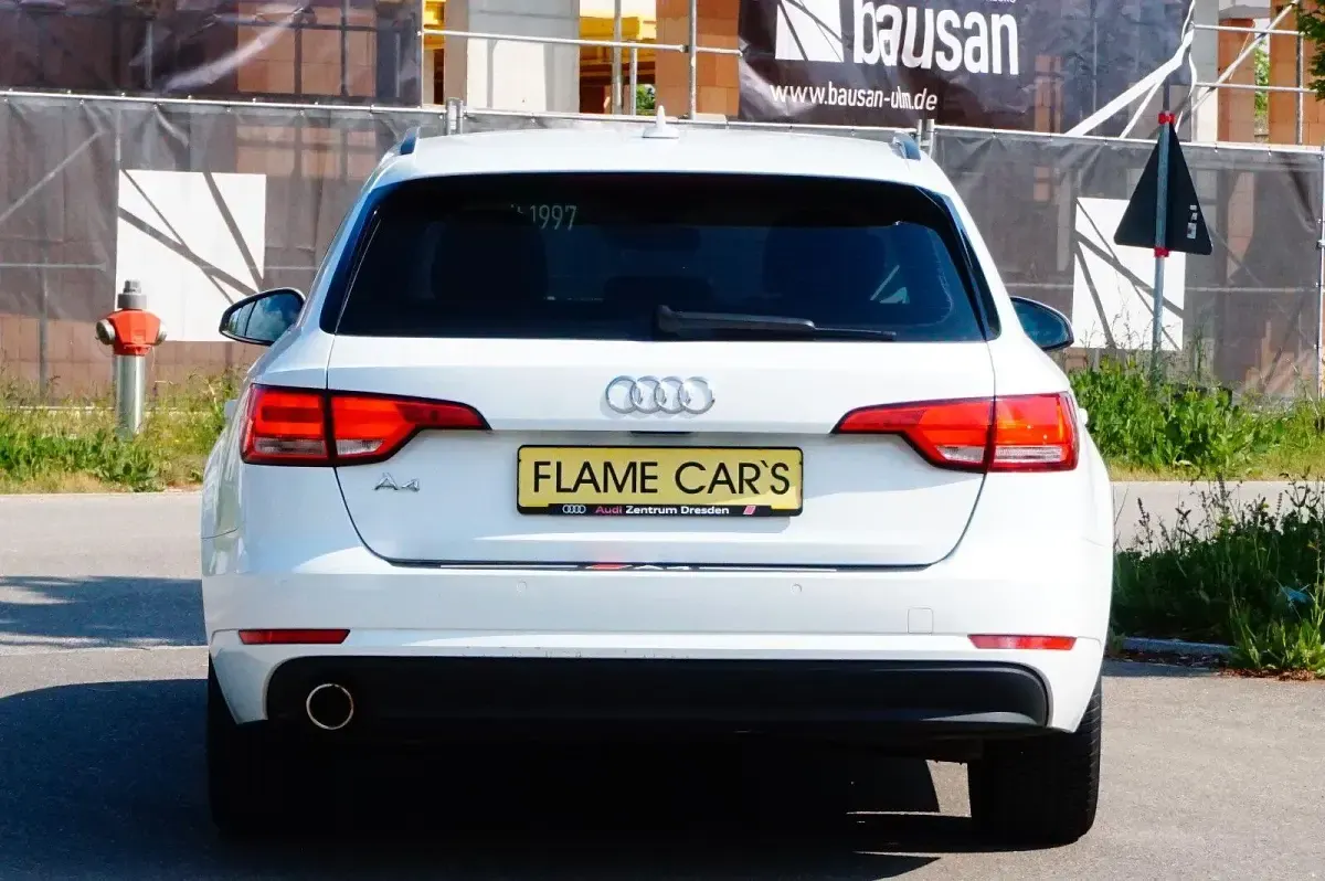 Gebraucht Audi A4 Basis 150 PS (110 kW) 2017 Weiß Kombi