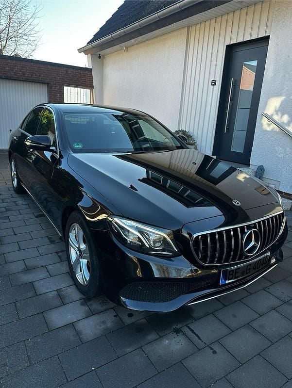 Gebraucht Mercedes E220 194 PS (142 kW) 2017 Limousine