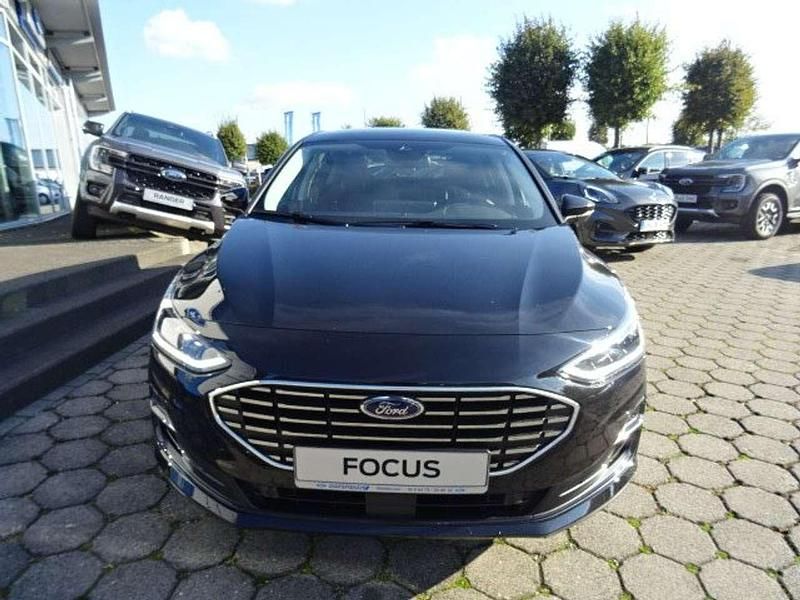 Neu Ford Focus Titanium 155 PS (114 kW) 2025 Obsidianschwarz metallic Kleinwagen