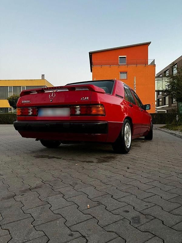 Gebraucht Mercedes 190 122 PS (89 kW) 1991 Rot Limousine