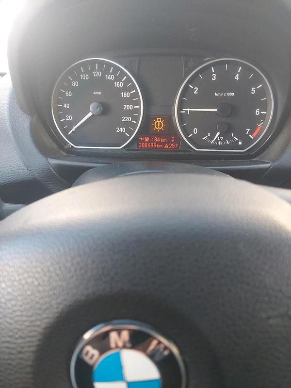 Gebraucht BMW 116 122 PS (89 kW) 2010 Grau Kleinwagen