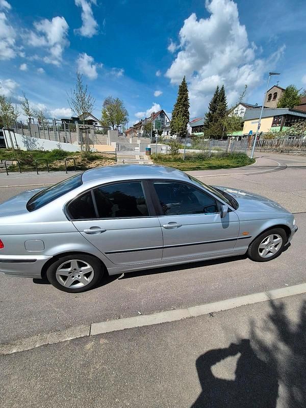 Gebraucht BMW 320 150 PS (110 kW) 1999 Silber Limousine