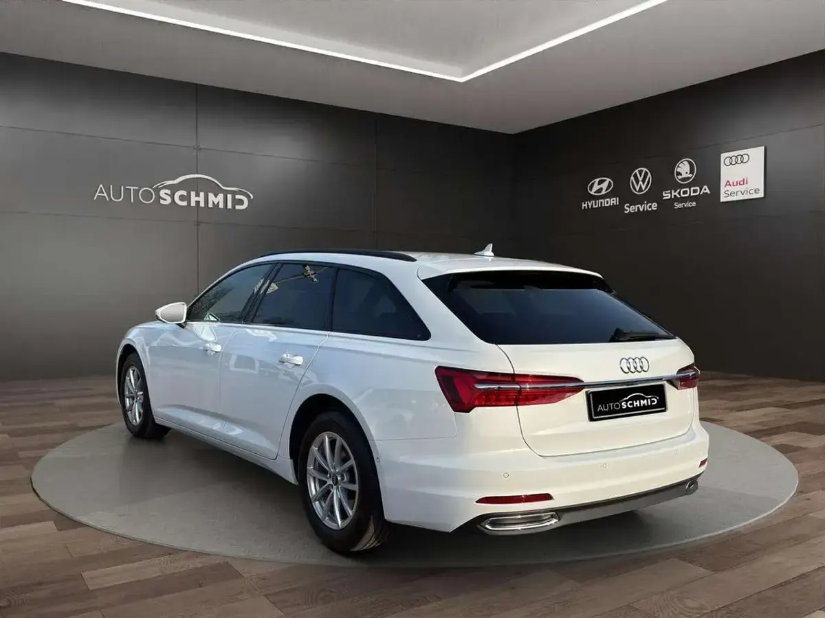 Gebraucht Audi A6 Ambiente 204 PS (150 kW) 2022 Gletscherweiß metallic Kombi