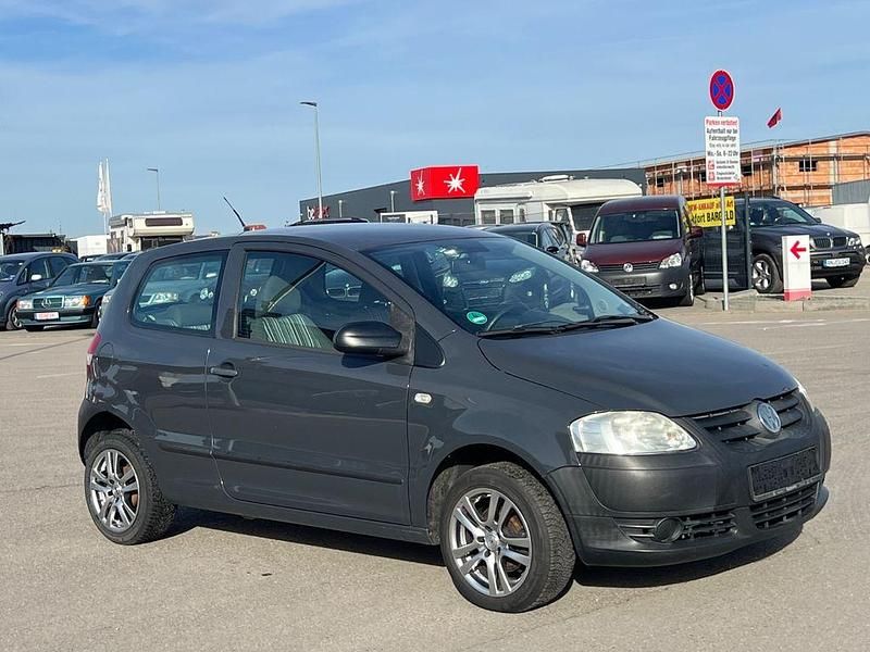Grau Gebraucht 2008 VW Fox Kleinwagen | 1.290 € (Fairer Preis) - Bild 1/4