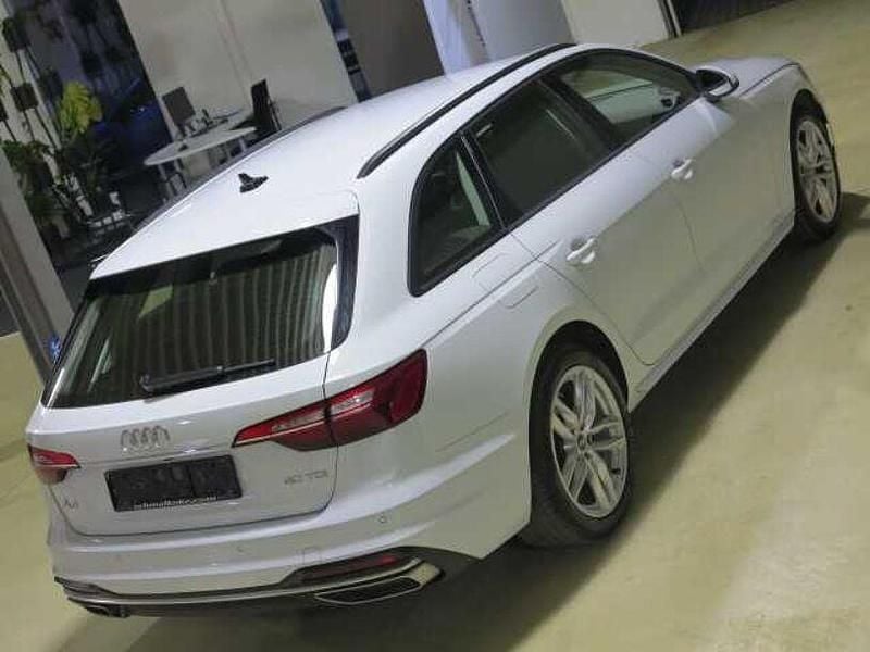 Gebraucht Audi A4 Advanced 204 PS (150 kW) 2022 Glacier white (metallic) Kombi