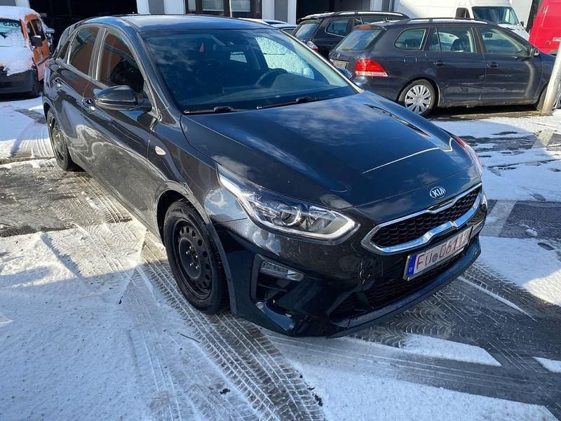 Schwarz Gebraucht 2020 Kia Ceed Edition 7 Kleinwagen | 8.150 € (Superpreis) - Bild 1/4