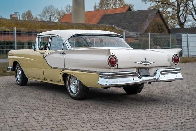 Gebraucht Ford Fairlane 144 PS (105 kW) 1957 Andere farbe Limousine