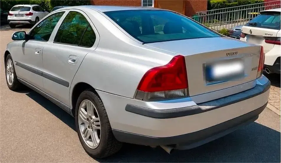 Gebraucht Volvo S60 140 PS (102 kW) 2002 Silber Limousine