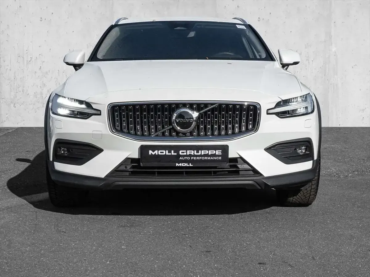 Occasion Volvo V60 CC Plus 197 ch (144 kW) 2024 Blanc Break