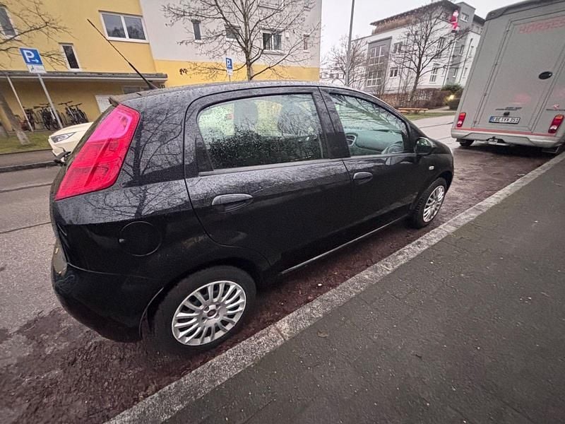 Gebraucht Fiat Punto 69 PS (50 kW) 2017 Schwarz Kleinwagen