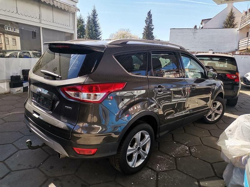Gebraucht Ford Kuga SYNC Edition 150 PS (110 kW) 2016 Grau SUV