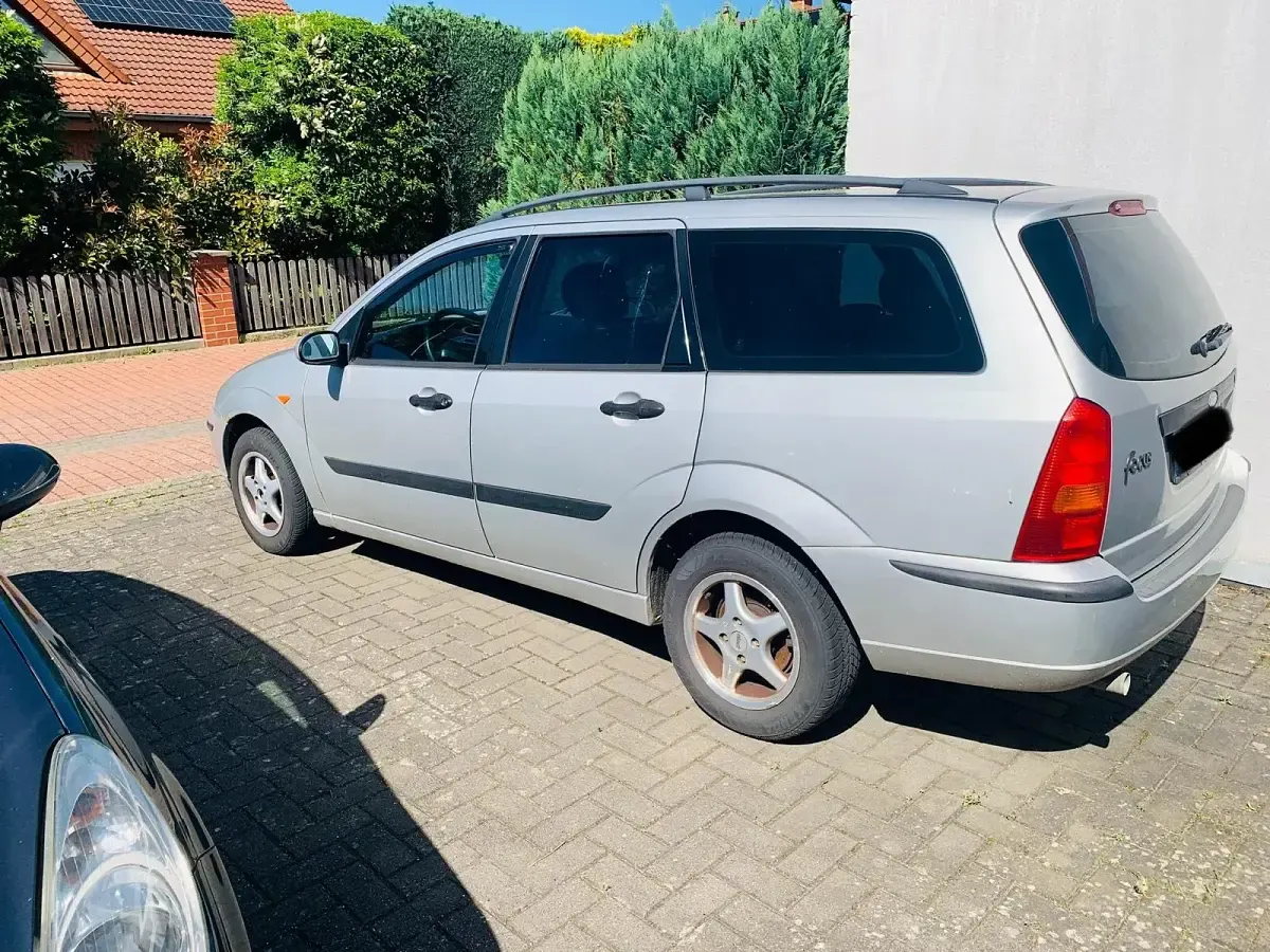 Gebraucht Ford Focus 101 PS (74 kW) 2004 Silber Kombi