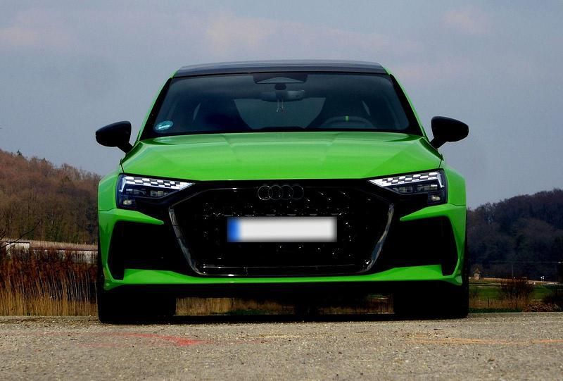 Gebraucht Audi RS3 Ambiente 400 PS (294 kW) 2025 Grün Limousine