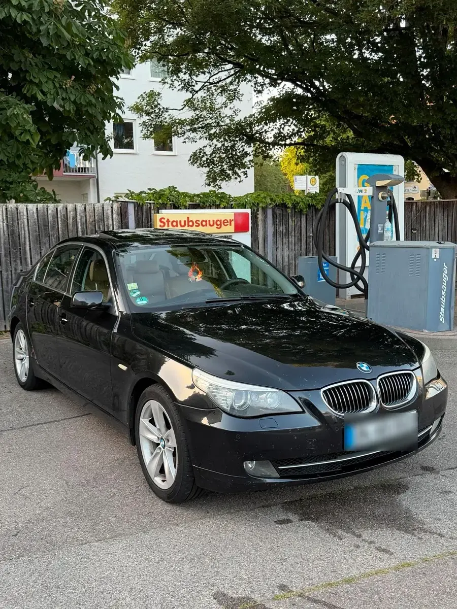 Używany BMW 530 235 KM (172 kW) 2009 Czarny Sedan/Limuzyna