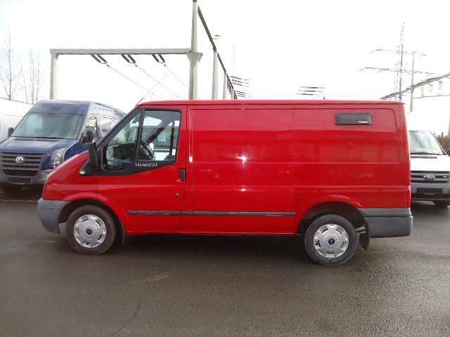 Gebraucht Ford Transit Trend 125 PS (91 kW) 2012 Rot Abholung