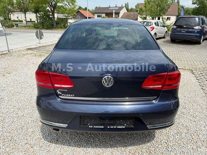 Gebraucht VW Passat Comfortline 122 PS (89 kW) 2014 Blau Limousine