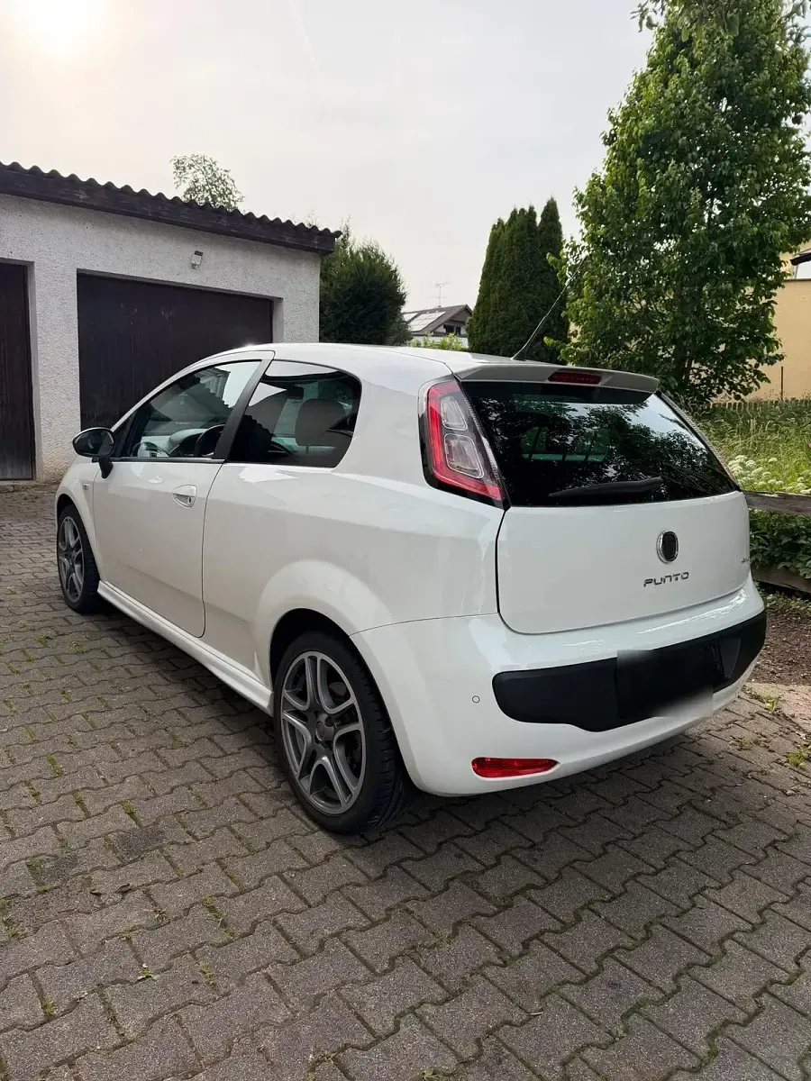 Gebraucht Fiat Punto Evo 134 PS (98 kW) 2010 Weiß Kleinwagen